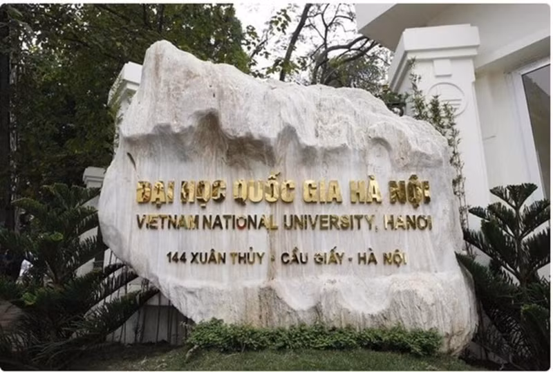 L'Université nationale de Hanoï s'efforce toujours d'assumer son rôle pionnier dans le système d’enseignement supérieur vietnamien et de renforcer la formation des ressources humaines de haute qualité au service du développement socioéconomique national. L'Université nationale de Hanoï s'efforce toujours d'assumer son rôle pionnier dans le système d’enseignement supérieur vietnamien et de renforcer la formation des ressources humaines de haute qualité au service du développement socioéconomique national.