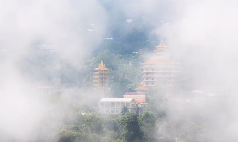 Construit en 2017, le monastère s'étend sur près de 6 hectares et présente une architecture bouddhiste Ly-Tran. Le campus abrite également de nombreux arbres luxuriants. Photo : VnExpress.