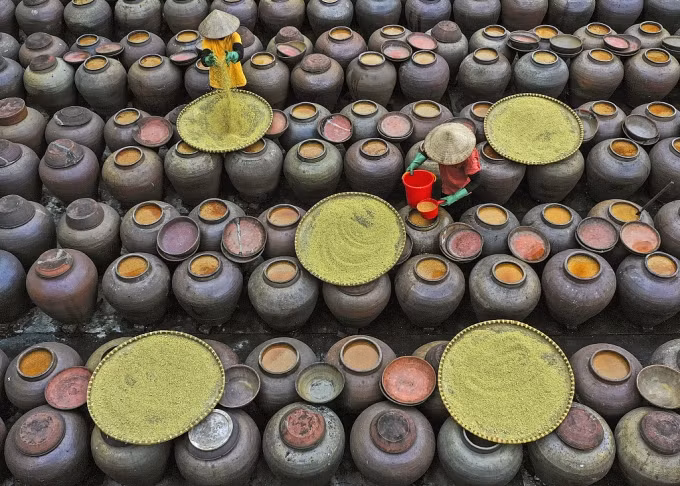 Le village de fabrication de sauce soja Cu Da, en banlieue de Hanoï. Le village de fabrication de sauce soja Cu Da, en banlieue de Hanoï.