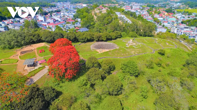 La colline A1 (ou Éliane 2 pour les Français) est le site le plus connu de la bataille de Diên Biên Phu. Durant la campagne de Diên Biên Phu, elle fut le théâtre des combats les plus acharnés entre les armées vietnamienne et française. Photo: VOV.