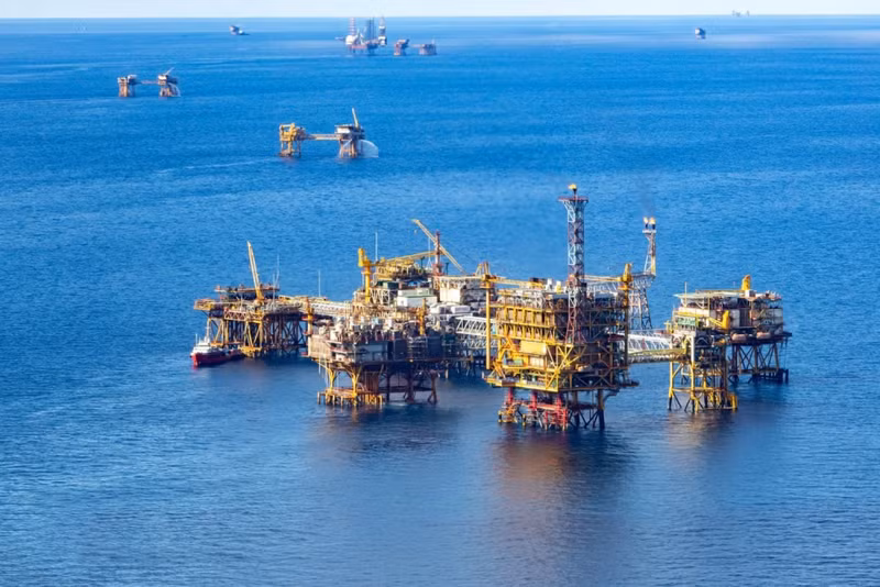 Les principaux moteurs de la croissance économique du Vietnam en 2024 sont la production industrielle, le commerce extérieur, les investissements publics et des politiques flexibles. Photo : thoibaonganhang.vn.
