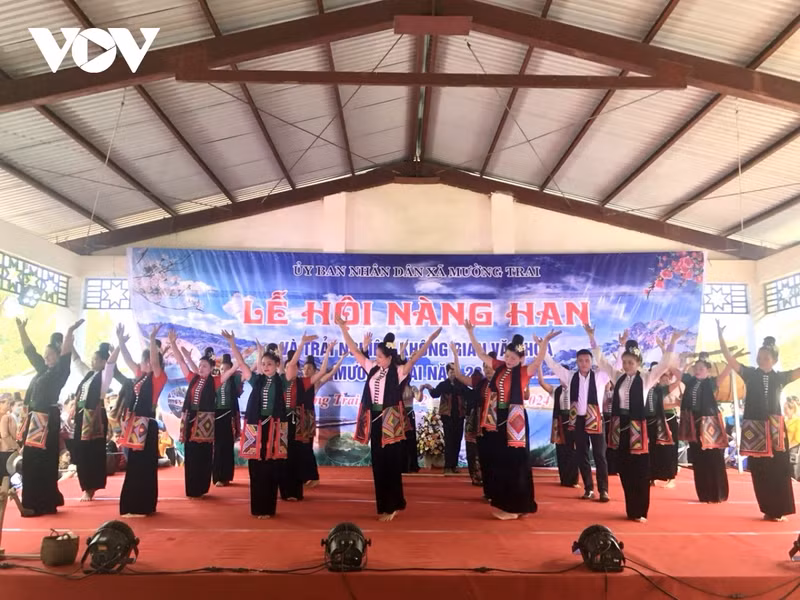 Pour les Thai blancs de la commune de Muong Trai, la Fête de la Dame Han revêt une signification importante dans leur vie spirituelle. Photo: VOV.