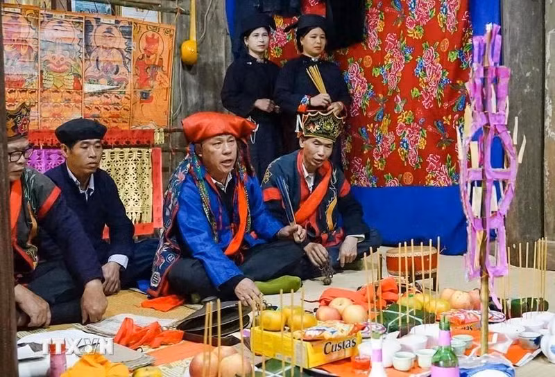 Le rituel de maturité sera présenté au Village national vietnamien pour la culture ethnique et le tourisme. Photo : VNA.