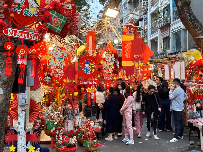 Bien que le Nouvel An lunaire soit célébré dans de nombreux pays asiatiques, le Vietnam a sa propre manière pour accueillir cette fête. Photo : Nguyen Minh/NDEL