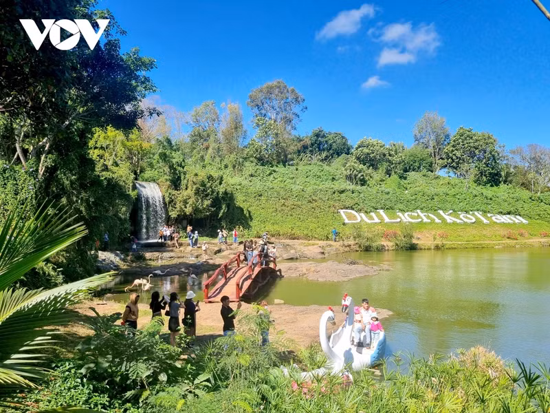 Avec ses nombreux atouts, un potentiel naturel et des identités culturelles diverses, la province de Dak Lak (dans les hauts plateaux du Centre) offre de nombreuses perspectives de développement du tourisme communautaire. Photo: VOV.
