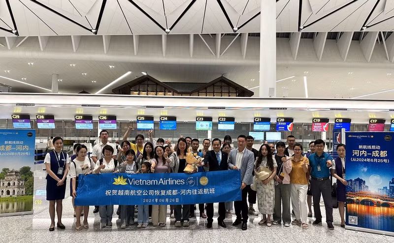 Les passagers sont arrivés à l'aéroport international de Chengdu Tianfu. Photo : VNA.