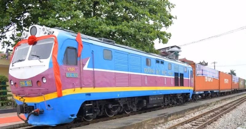 Un train de marchandises Vietnam – Chine. Photo : VNA. 