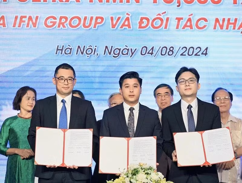 Les accords nouvellement signés permettront d’ouvrir de nouvelles opportunités de coopération entre le Vietnam et le Japon dans le développement du tourisme médical et de l'esthétique high-tech. Ils favoriseront l’accès des citoyens vietnamiens aux avancées technologiques en matière de soins de santé et de beauté. Photo: baoquocte.vn. Les accords nouvellement signés permettront d’ouvrir de nouvelles opportunités de coopération entre le Vietnam et le Japon dans le développement du tourisme médical et de l'esthétique high-tech. Ils favoriseront l’accès des citoyens vietnamiens aux avancées technologiques en matière de soins de santé et de beauté. Photo: baoquocte.vn.