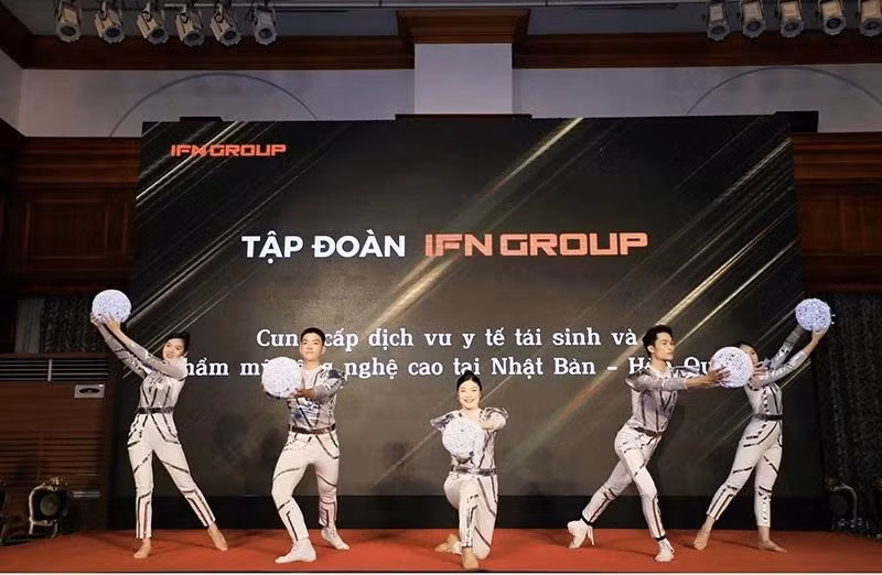 Lors de la cérémonie de signature des accords sur la promotion de la coopération Vietnam – Japon dans le tourisme médical et l'esthétique high-tech, le 4 août, à Hanoi. Photo: baoquocte.vn