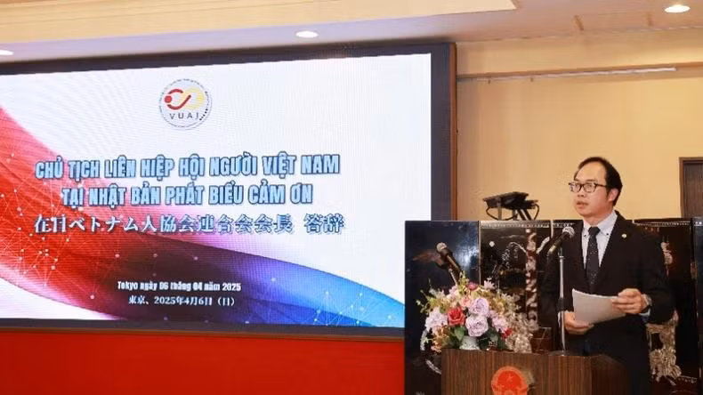 Le docteur Nguyen Hong Son, président et directeur général du groupe Aikai, est réélu au poste de président de l'Union des associations des Vietnamiens au Japon pour le mandat 2025 – 2028. Photo : Union des associations des Vietnamiens au Japon