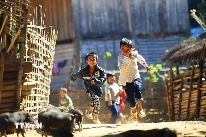 Le Vietnam se classe désormais 54e sur 166 pays dans l’indice de développement durable, progressant d’une position par rapport à 2023. Photo : VNA. Le Vietnam se classe désormais 54e sur 166 pays dans l’indice de développement durable, progressant d’une position par rapport à 2023. Photo : VNA.