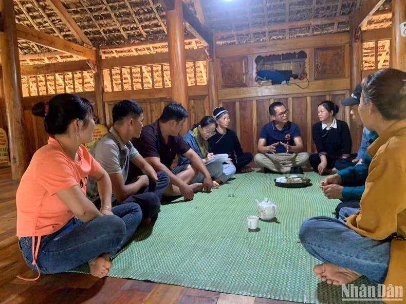Le projet AWEEV, mis en œuvre par l'organisation CARE International au Vietnam, a aidé les femmes pauvres issues des minorités ethniques de Ha Giang à améliorer leurs revenus et leurs conditions de vie. Photo: NDEL.