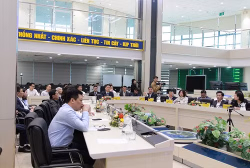 La Journée météorologique mondiale 2025 est placée sous le thème «Combler ensemble les lacunes en matière d’alertes précoces». Photo : Hoài Linh/laodong.vn 