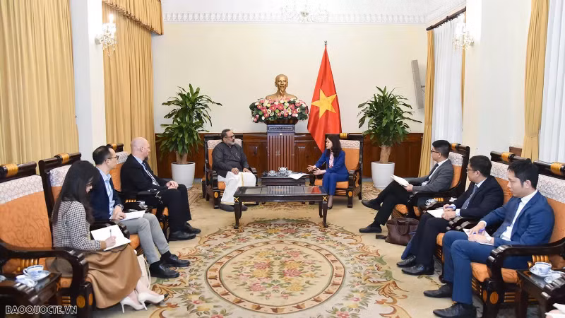 Le Vietnam attache une grande priorité à la promotion de sa coopération internationale dans les domaines stratégiques, tels que l’économie numérique, l’innovation, l’industrie des semi-conducteurs et l’intelligence artificielle (IA). Photo : baoquocte.vn Le Vietnam attache une grande priorité à la promotion de sa coopération internationale dans les domaines stratégiques, tels que l’économie numérique, l’innovation, l’industrie des semi-conducteurs et l’intelligence artificielle (IA). Photo : baoquocte.vn