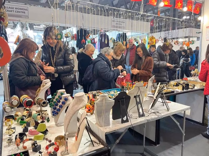 La 28e Foire internationale de l'artisanat Artigiano in Fiera, qui a lieu du 30 novembre au 8 décembre à Milan, en Italie, attire la participation de près de 2 800 entreprises venues de 90 pays et territoires à travers le monde, dont 20 entreprises vietnamiennes. Photo : P.OCDL