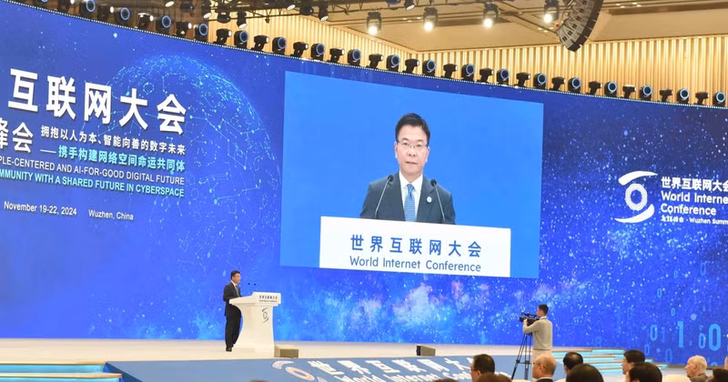 Le vice-Premier ministre vietnamien Lê Thành Long s’adresse au sommet de Wuzhen de la Conférence mondiale de l’Internet (CMI) 2024, dans la province chinoise du Zhejiang, le 20 novembre. Photo: VNA