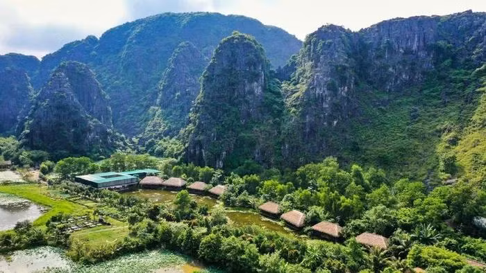 Beau paysage à Ninh Binh. Photo : Booking.com