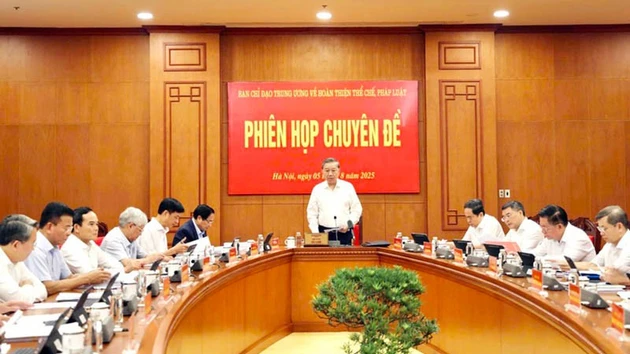 Missions prioritaires pour l’édification synchrone des institutions de développement, avec un accent sur le système juridique, les mécanismes et les politiques