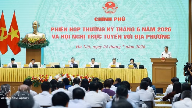 Le Premier ministre Le Minh Hung s'exprime. Photo: VNA 