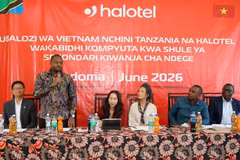 Pascal Masalu, chef de cabinet chargé des affaires politiques et des relations internationales du CCM, prend la parole lors de cet événement. Photo: Ambassade du Vietnam en Tanzanie