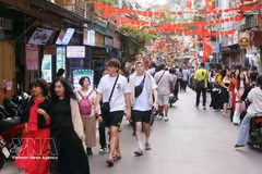 Le Vietnam enregistre une hausse de près de 15% des visiteurs étrangers au premier semestre 2026. Photo : VNA.