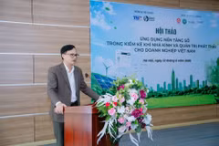 Pham Duc Nghiem, directeur adjoint du Département de l'entrepreneuriat et des entreprises technologiques, prend la parole. Photo: NDEL