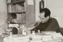 Le journaliste Do Duc Duc - le premier directeur de la première école de journalisme du Vietnam. Photo : Baotangbaochi.vn