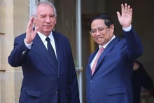 Entretien entre les Premiers ministres vietnamien et français