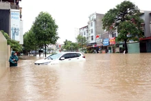 Les rues du centre de Thai Nguyen submergées sous les eaux. Photo: VNA