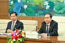 Le président de l’Assemblée nationale (AN) du Vietnam, Tran Thanh Man s'exprime à la rencontre. (Photo : Duy Linh)