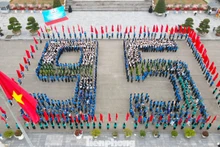 Ce chiffre symbolique « 95 » est formé par près de 3 000 jeunes de la province de Nghe An.