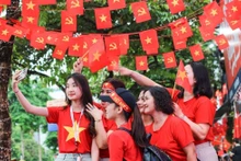 L’inclusion du concept de « bonheur » dans le thème du Congrès affirme la détermination et l’orientation continue : toutes les orientations et politiques visent le but suprême du bonheur du peuple. Photo : VNA.