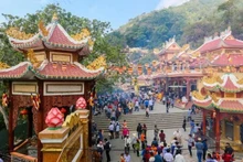 Le Festival printanier du mont Ba Den (la Dame noire). Photo : tapchihuongsac.