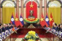 Entrevue entre le président vietnamien Luong Cuong et le dirigeant lao Thongloun Sisoulith. Photo : VNA.