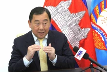 Suos Yara, vice-président de la Commission des relations extérieures du Comité central du Parti du peuple cambodgien (PPC) et porte-parole du PPC. Photo : VNA.