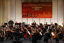 Le concert du Nouvel An 2026 « Vietnam–Chine : voisins d’amitié » s’est tenu le 7 février à Hanoï, célébrant l’amitié, la paix et la coopération entre les deux pays. Photo : VNA.