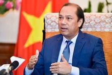 L’ambassadeur du Vietnam aux États-Unis : Nguyen Quoc Dung. 