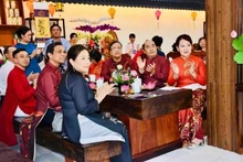 Des activités d'échange culturel ont lieu à l'Espace culturel Due Tam Tra. Photo : SGGP.