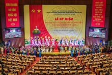 Spectacle artistique en l’honneur du 80e anniversaire des premières élections législatives vietnamiennes.
