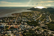 Le quartier de Ha Tien (province d’An Giang) vu d'en haut. Photo : VNP.