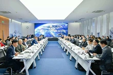 Les délégués participant au colloque scientifique « Évaluation de la situation mondiale et régionale en 2025, prévisions pour 2026 et enjeux pour le Vietnam ». (Photo : Nguyen Hong)