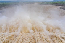 Selon le représentant de la centrale hydroélectrique, le 25 novembre, le débit d’extraction est maintenu sous le seuil de 2 000 m³/s.