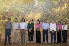 Les experts français ont expérimenté l’espace 3D du Musée de la Victoire de Dien Bien Phu, au Vietnam. Photo : ambassade de France au Vietnam.