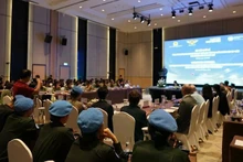 Lors de l’atelier « Renforcer la participation des femmes militaires aux opérations de maintien de la paix de l’ONU – Expériences internationales et du Vietnam ». Photo : VNA.