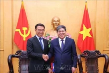 Vietnam et Laos boostent leur coopération en matière de formation des cadres