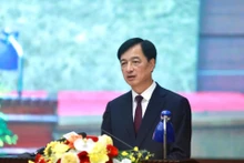 Le secrétaire du Comité municipal du Parti de Hanoi, Nguyen Duy Ngoc, s'exprime lors de la conférence. Photo : KTĐT.