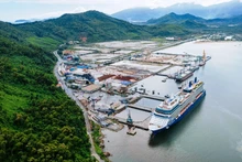 Le port de Chan May fait partie des 46 ports maritimes d'Asie du Sud-Est sélectionnés par Asia Cruise Association comme escale pour les navires de croisière.