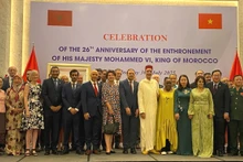 La fête du trône pour le 26e anniversaire de l’intronisation du Roi Mohammed VI Ben al-Hassan a été organisée par l’ambassade du Maroc au Vietnam dans la soirée du 30 juillet à Hanoi. Photo : XD.