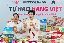 Un livestream intitulé « Fierté des produits vietnamiens – Saveurs de Tay Do », animé par le créateur de contenu Nguyen Duc Duy (chaîne Daily With Zii). Photo : NDEL.