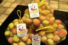 Le 2 juin, les premiers litchis frais de la saison 2025 en provenance du Vietnam sont officiellement arrivés sur le marché français. Photo : VNA.